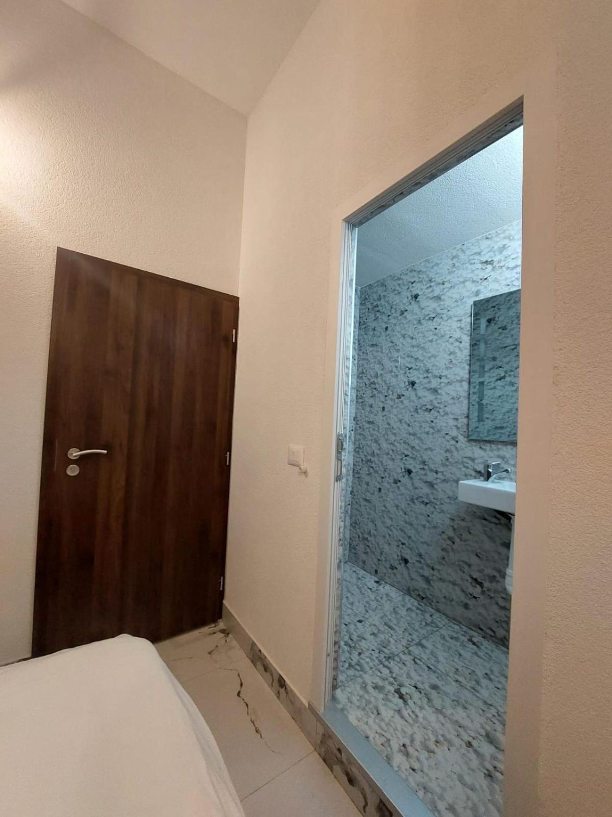 Hotel Inn 普里兹伦 外观 照片
