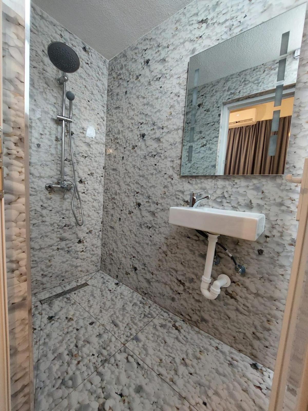 Hotel Inn 普里兹伦 外观 照片